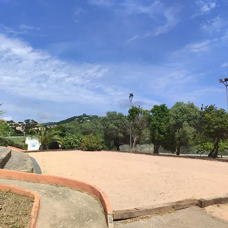 Le Parc Des Chenes Campsite